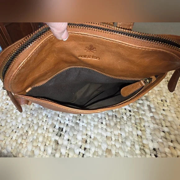 Oak and Tan genuine leather backpack - Picture 3 of 5